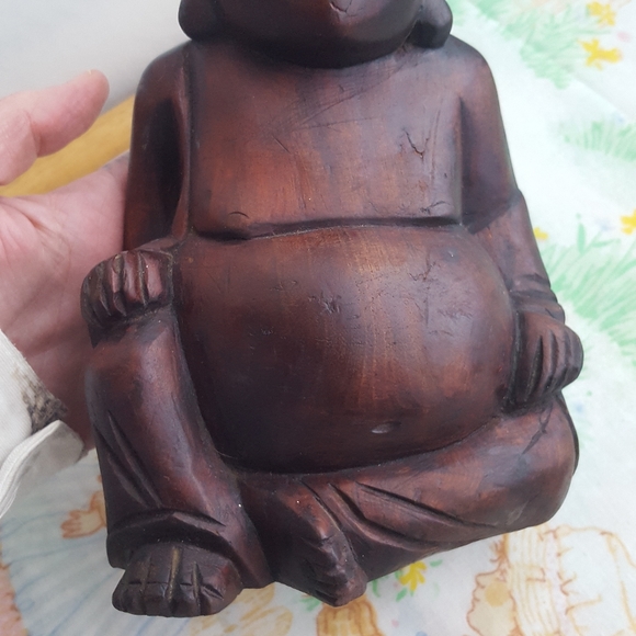 Camphor Wood Buddha Hand Carved Statue - Picture 8 of 10